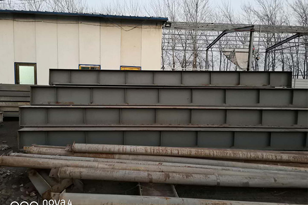 出售300*150直條6米長(zhǎng)，150根，450*200直條6米，全新框架樓的平臺(tái)梁