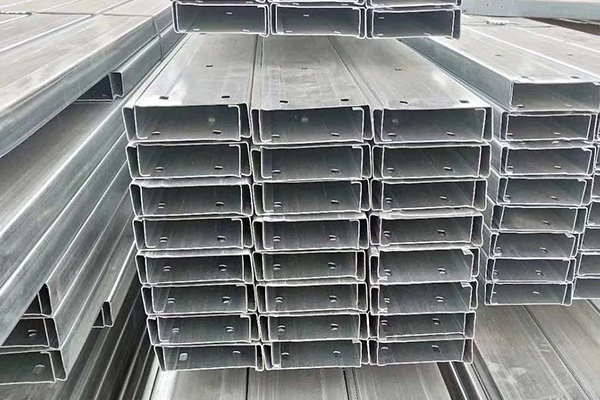 出售26*100*6庫(kù)房一個(gè)中柱，柱子300*150，大梁300變500*160，檁條200，開(kāi)間7.5米 二、32*100*6庫(kù)房，柱子350*175，大梁300變500，檁條200，開(kāi)間7.5米