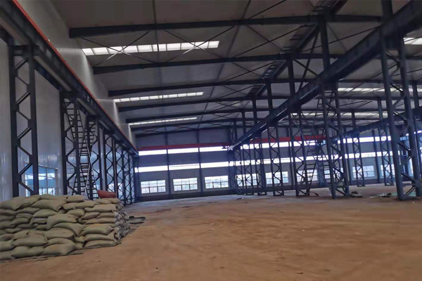 工業(yè)車間大棚預(yù)制鋼結(jié)構(gòu)倉(cāng)庫(kù)