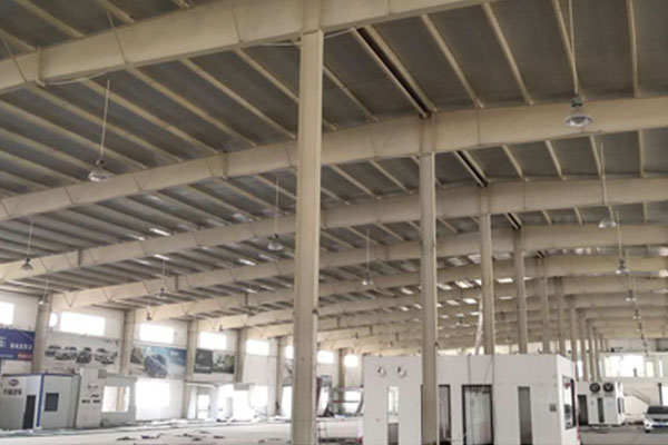 出售30加30米跨，152米長(zhǎng)，8米高庫(kù)房，柱子400變900*220，中柱400*200 大梁900變500*220，檁條200